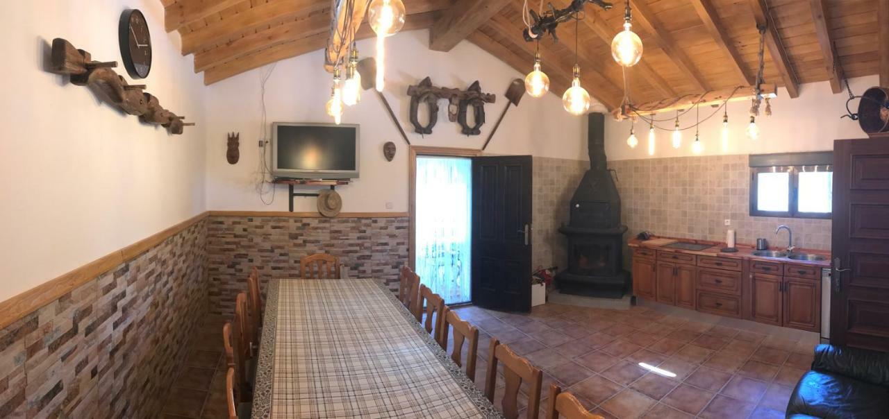 Casa De Pueblo Con Merendero Alquilable Opcionalmente Касарехос Экстерьер фото